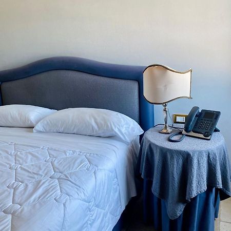 טאראנטו Hotel Saraceno Al Faro מראה חיצוני תמונה