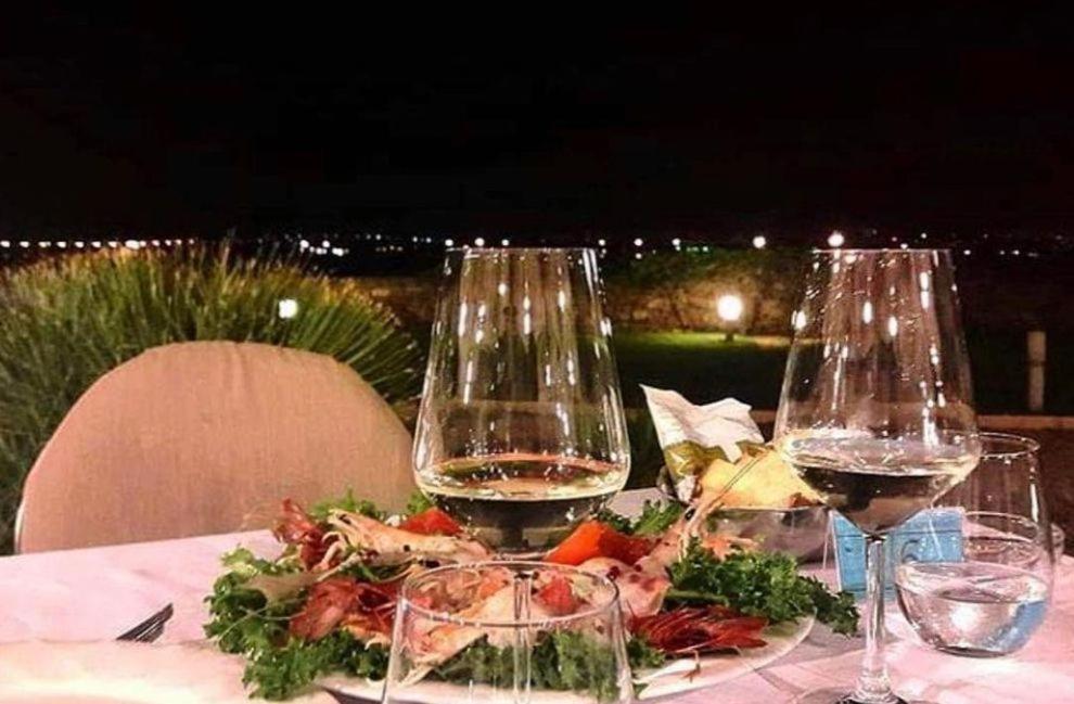 טאראנטו Hotel Saraceno Al Faro מראה חיצוני תמונה