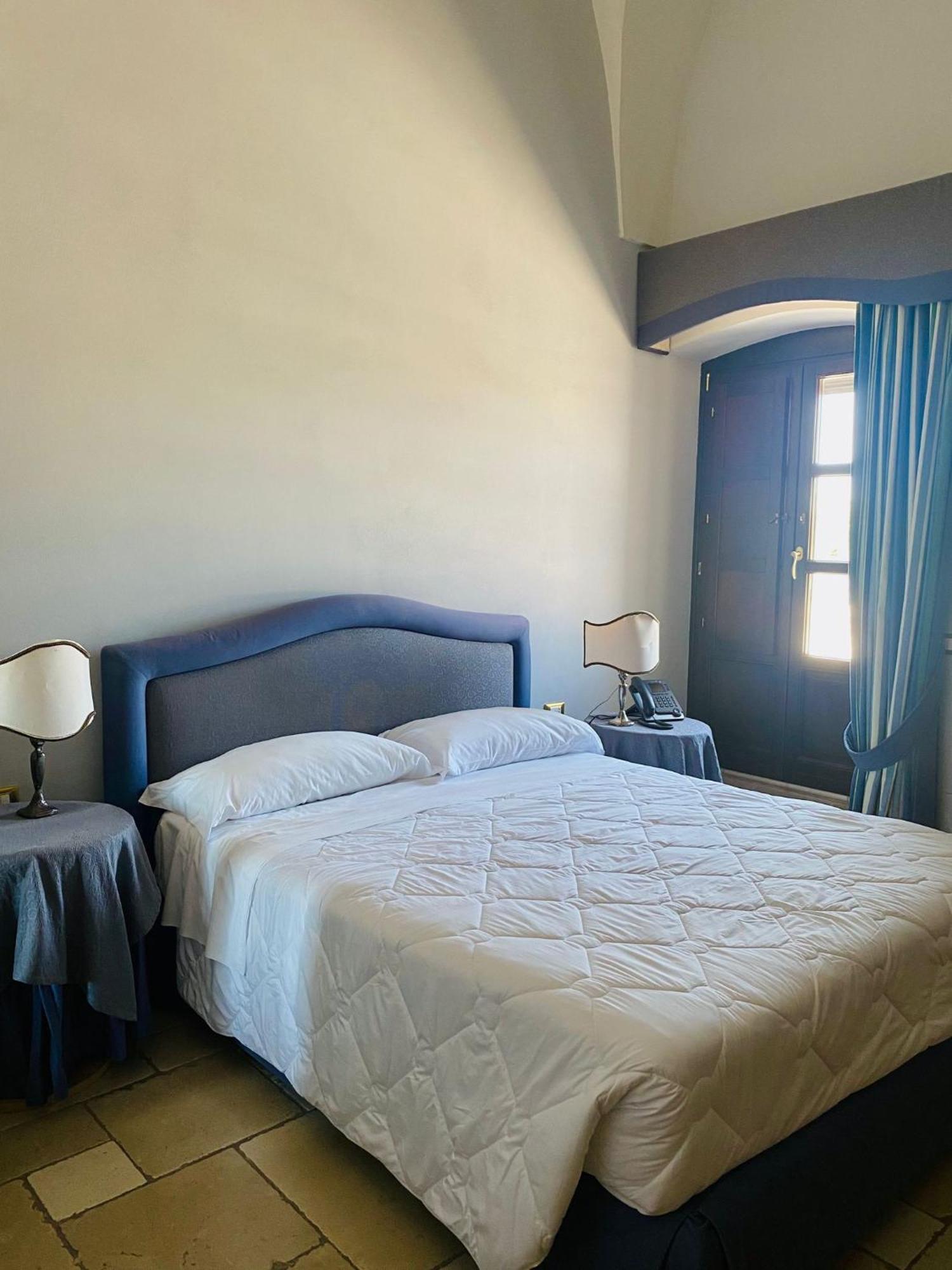 טאראנטו Hotel Saraceno Al Faro מראה חיצוני תמונה