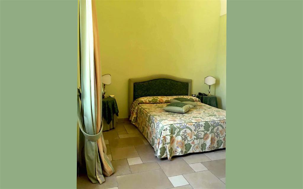 טאראנטו Hotel Saraceno Al Faro מראה חיצוני תמונה